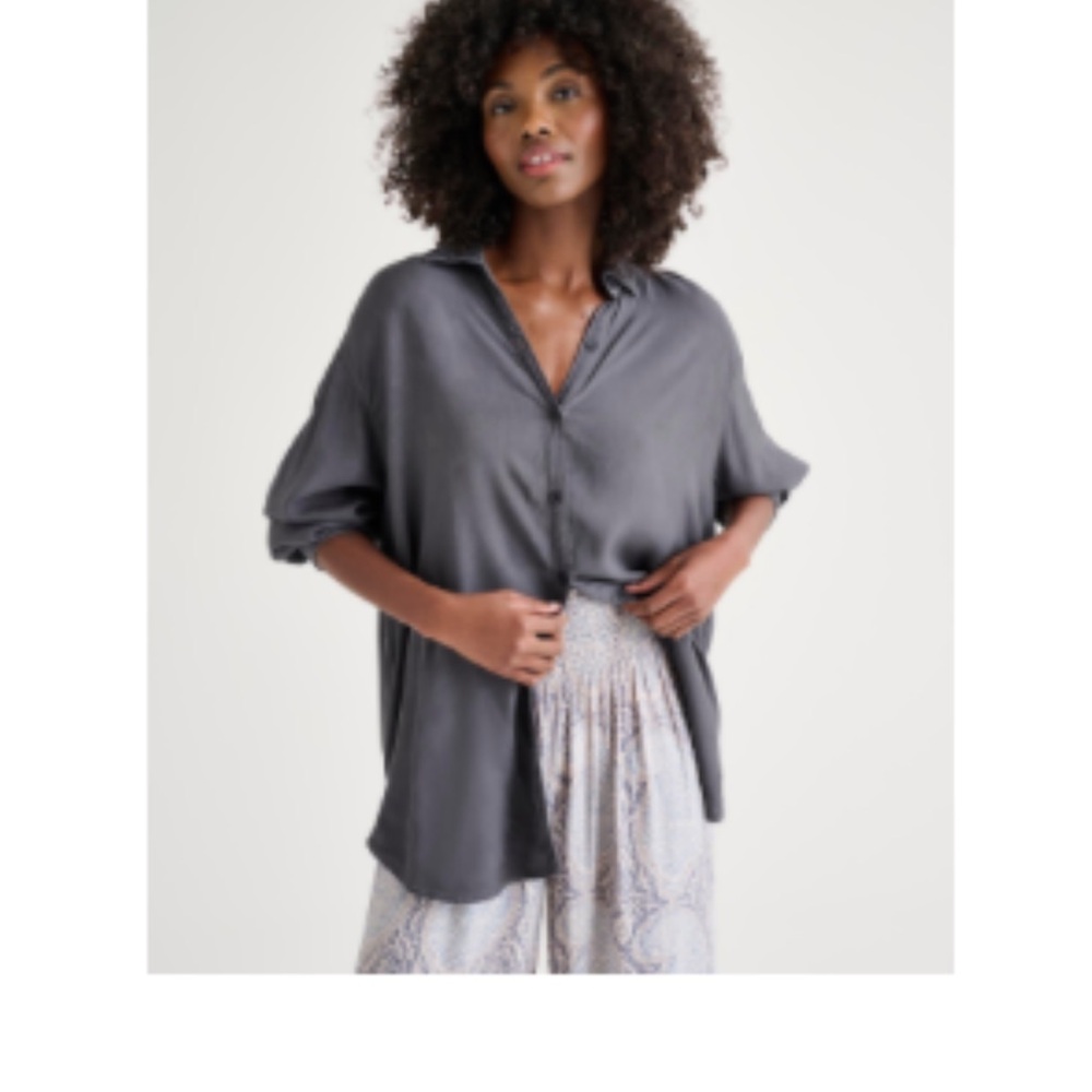 Women's Gray Button-Up Top